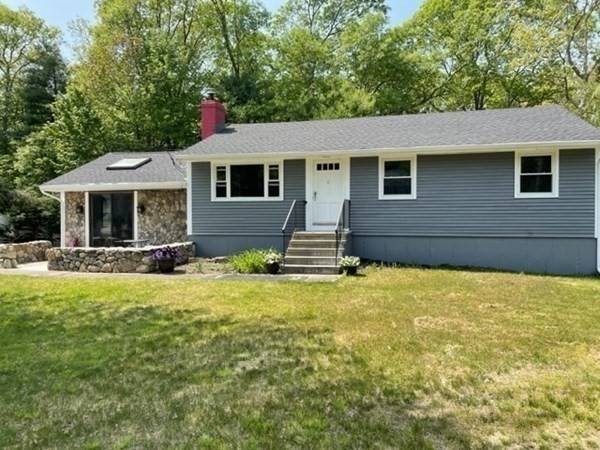 6 Hickey Rd, Hingham, MA 02043