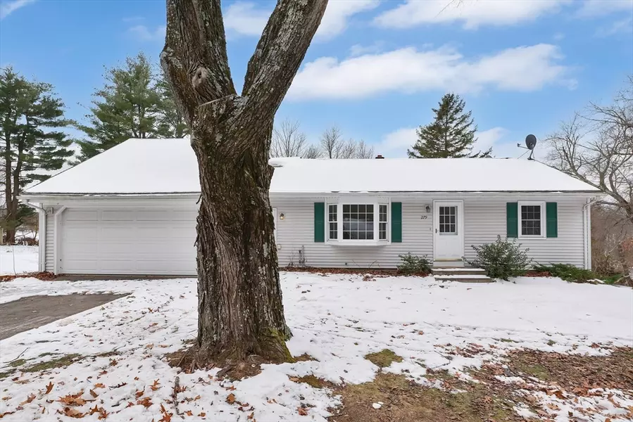 279 S Longyard Rd, Southwick, MA 01077