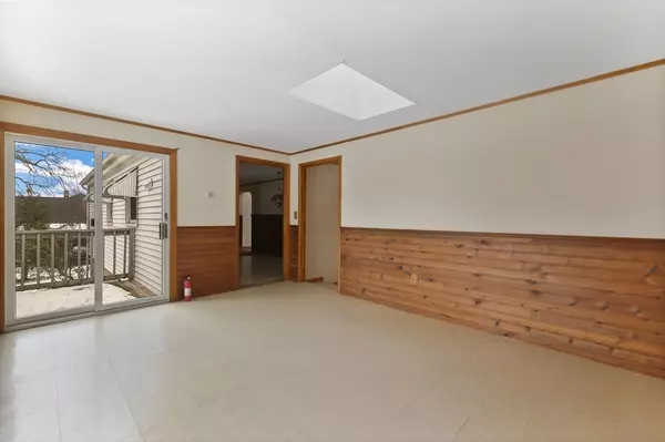 Southwick, MA 01077,279 S Longyard Rd