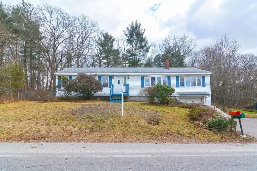 72 Greene St, Hopedale, MA 01747