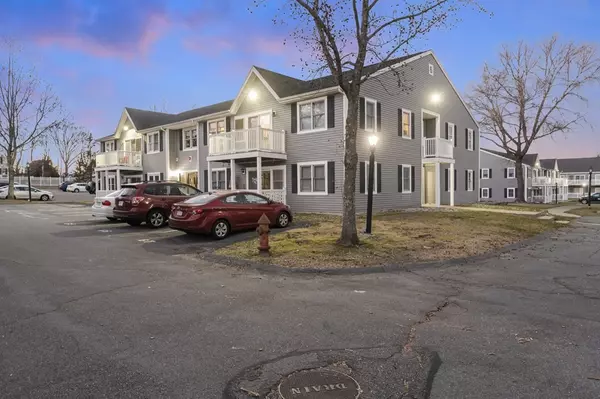 450 Somerset Ave #609, Taunton, MA 02780