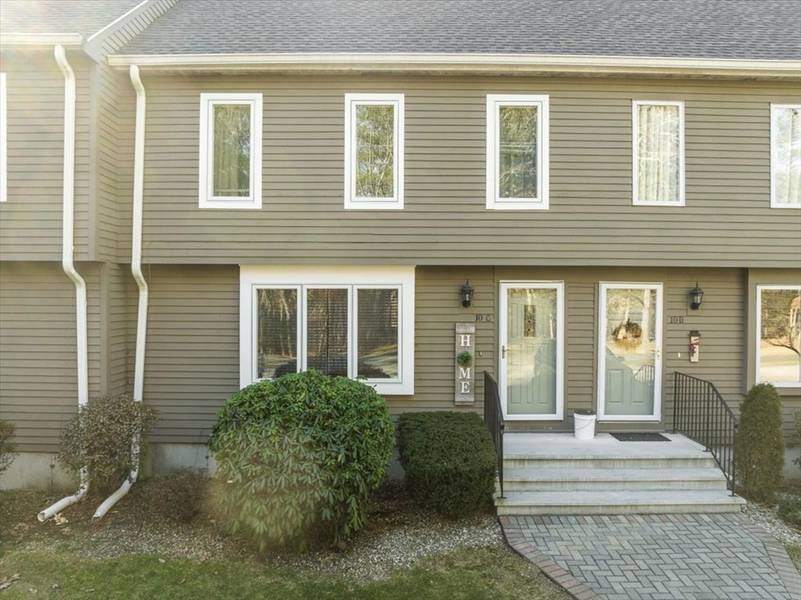 10 Village Way #C, Norton, MA 02766