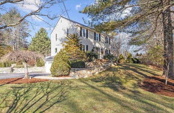 3 Crystal Dr, Kingston, MA 02364