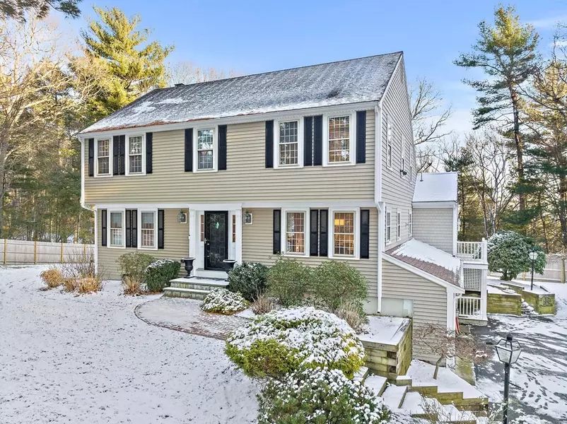 46 Smoke Hill Ridge, Marshfield, MA 02050