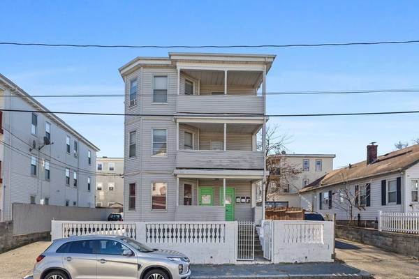 18 Waverly St, Brockton, MA 02301