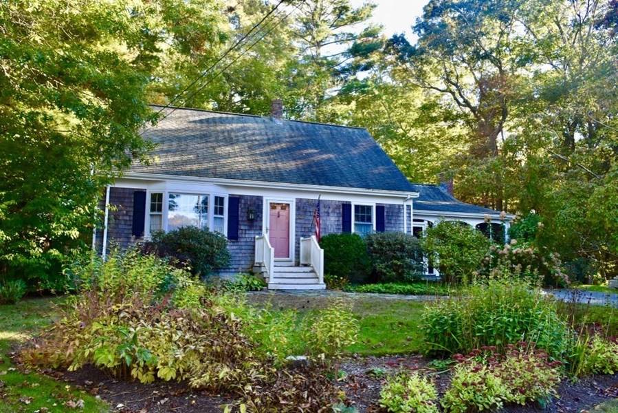 50 Elliot St, Dartmouth, MA 02747