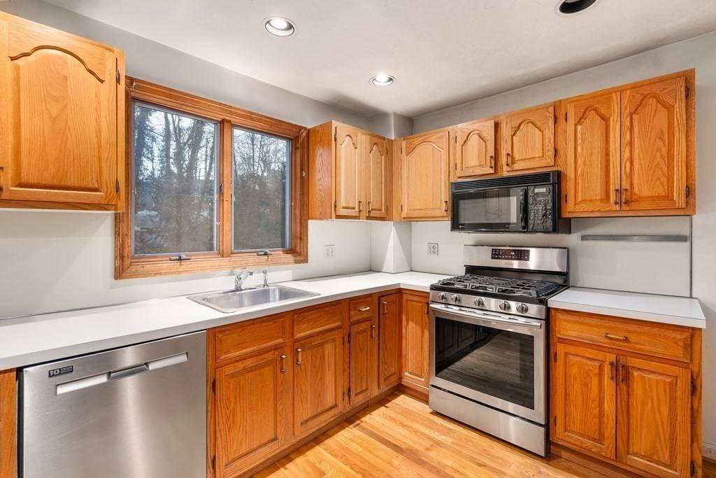 Milton, MA 02186,21A School St