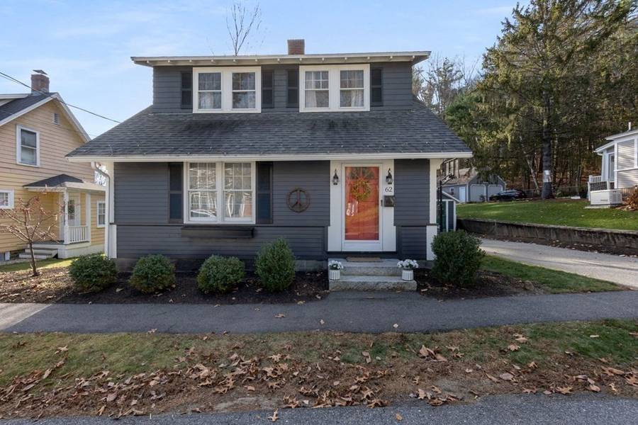 62 W Greenwood St, Amesbury, MA 01913