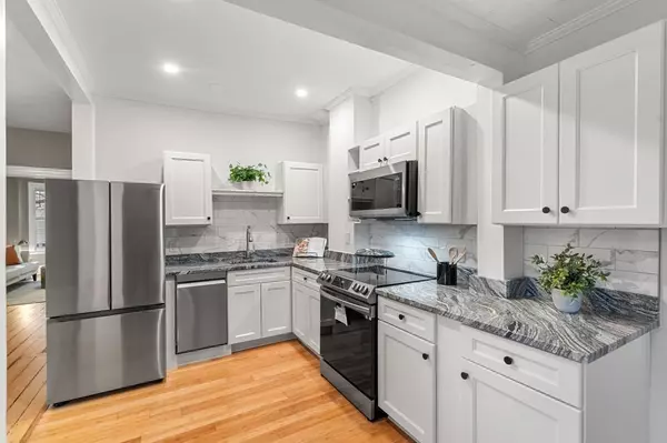 31 Bradbury St, Boston, MA 02134