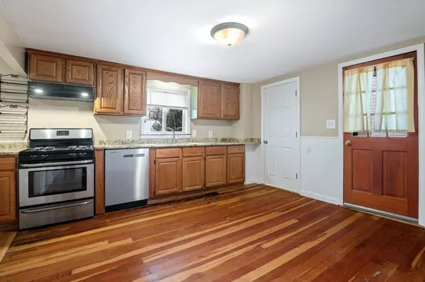 Salem, MA 01970,12 Churchill St