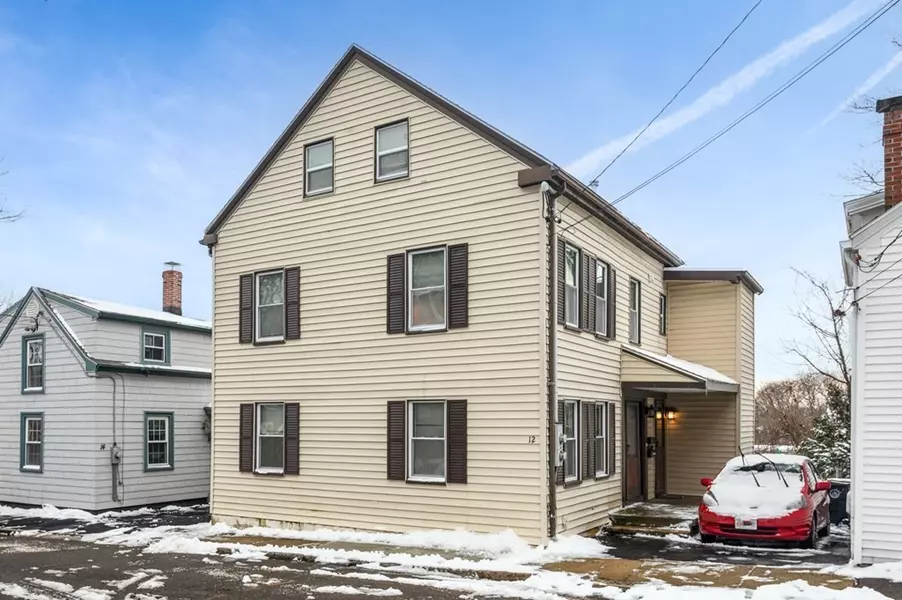 12 Churchill St, Salem, MA 01970