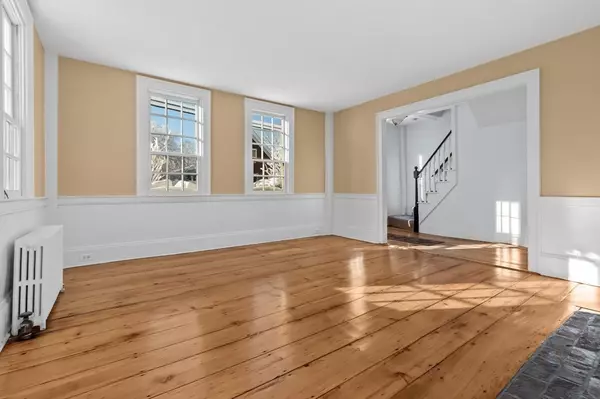 Newburyport, MA 01950,474 Merrimac St