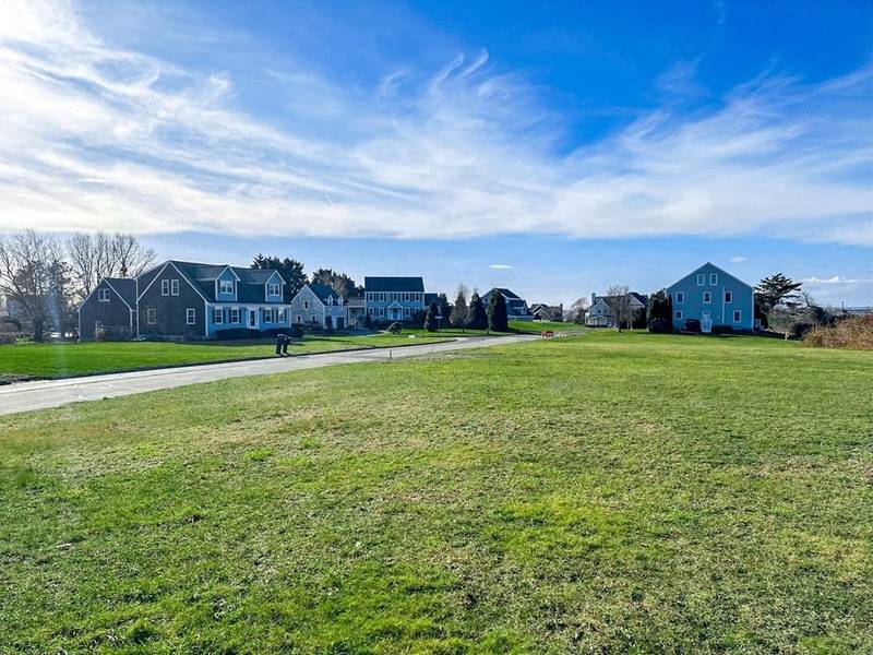 8 Sunset Beach Rd, Fairhaven, MA 02719