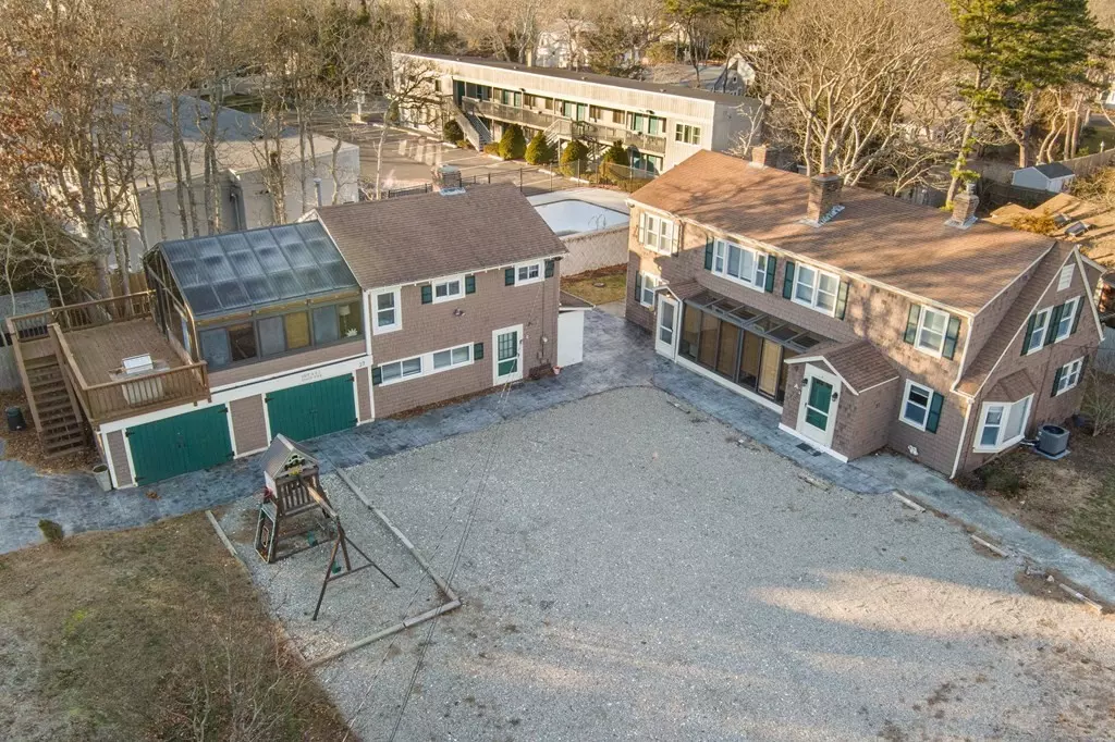 Yarmouth, MA 02664,27 Briar Cir