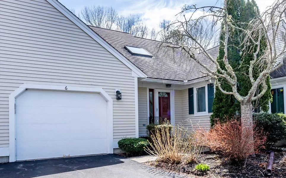 6 Executive Dr #289, Mashpee, MA 02649