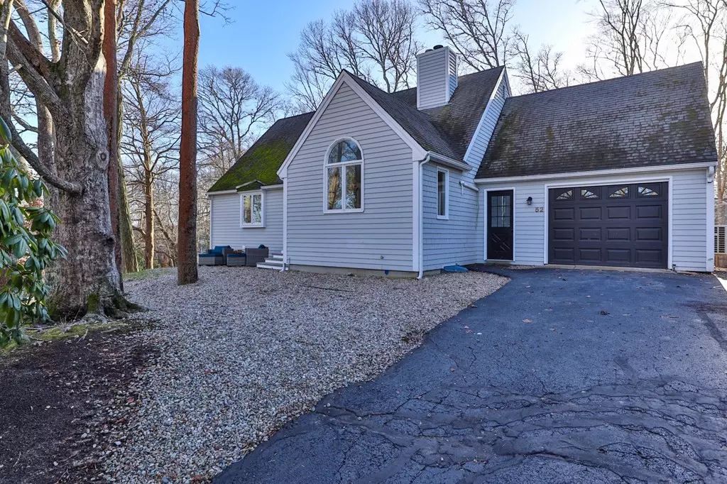 Mashpee, MA 02649,52 Redwood Cir