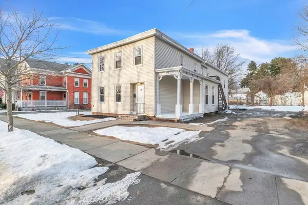 49 Pochassic St, Westfield, MA 01085