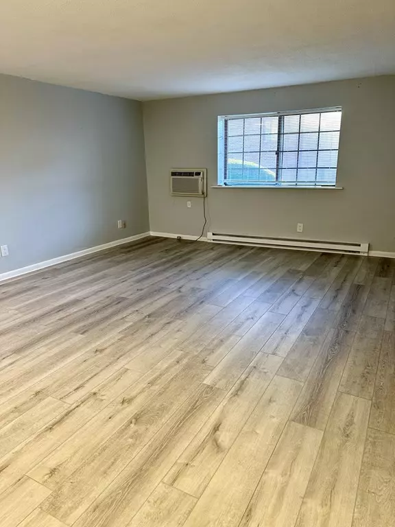 Randolph, MA 02368,1001 North Main #2