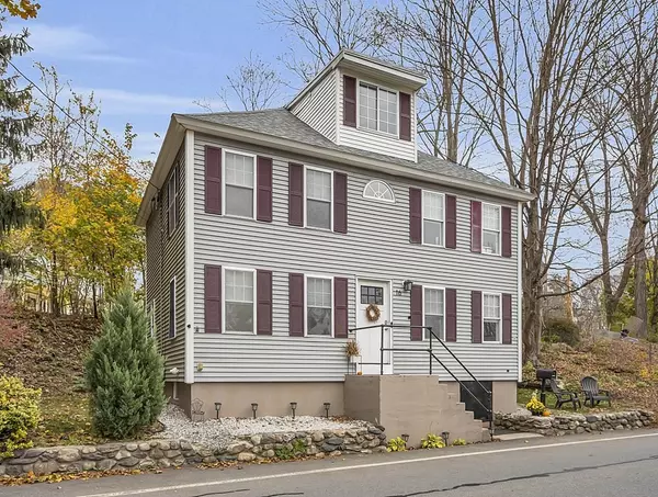 16 Townsend Rd, Groton, MA 01450