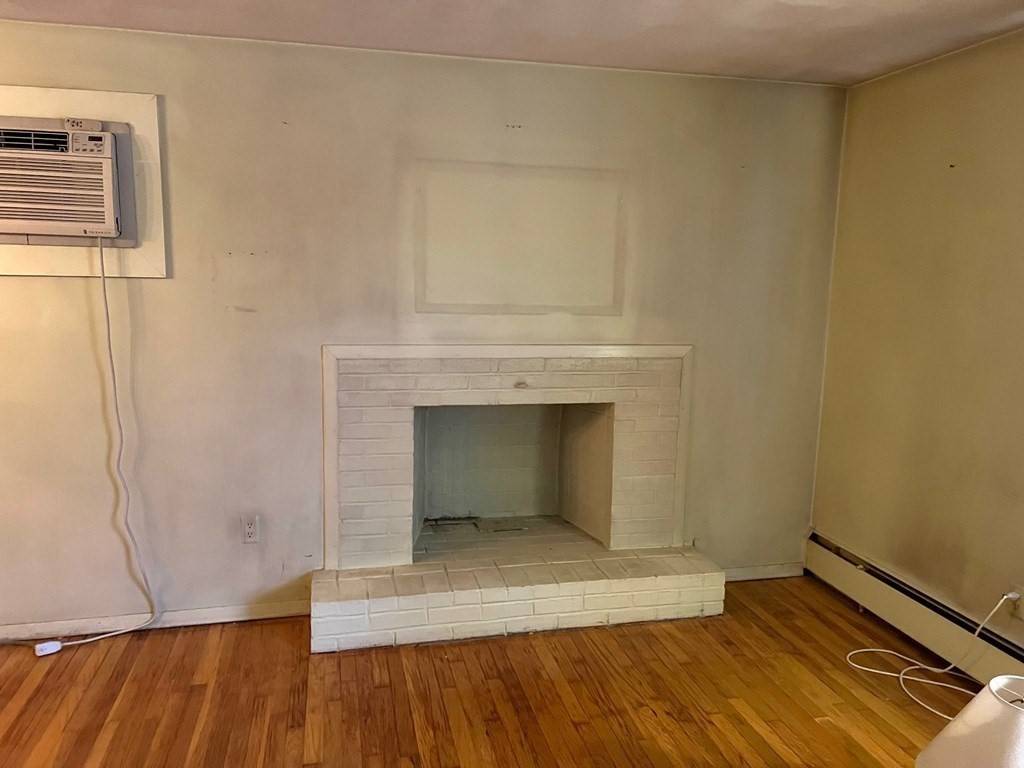 Framingham, MA 01701,33 Juniper Lane
