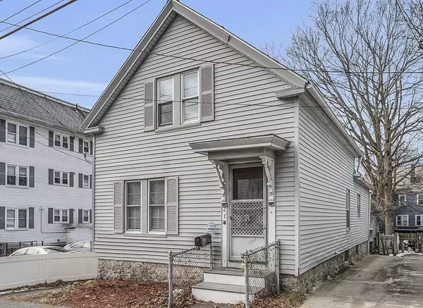 21 Powell St, Lowell, MA 01851