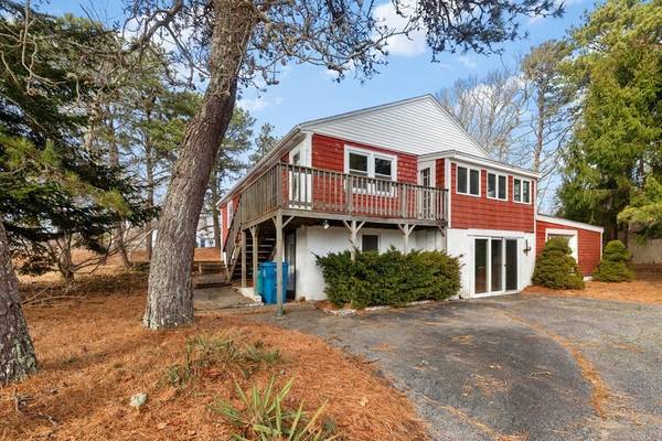 30 Berkeley Drive, Falmouth, MA 02536