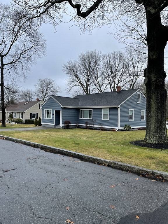 Fall River, MA 02720,449 Freelove St