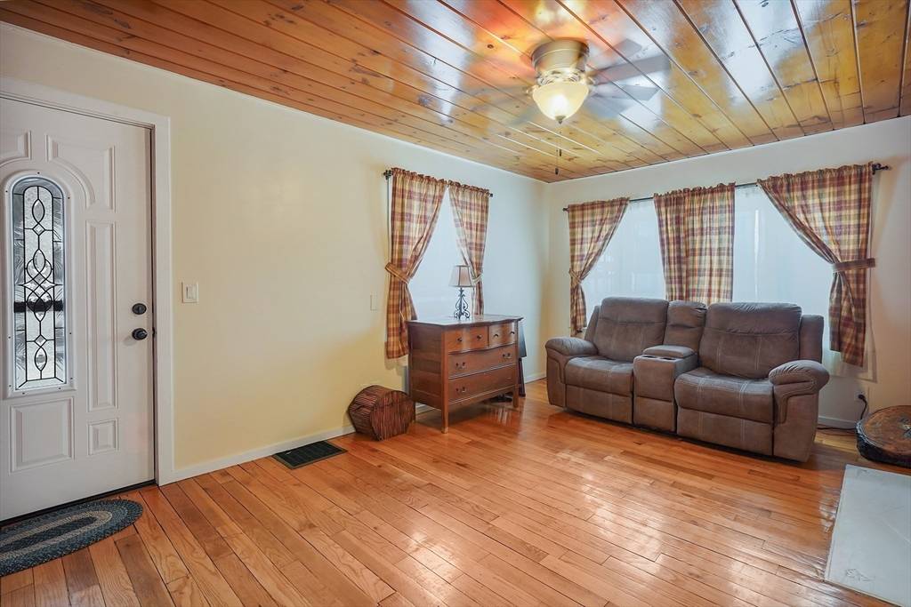 Ludlow, MA 01056,441 Miller St