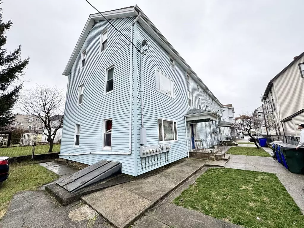 Fall River, MA 02720,62 Morton St