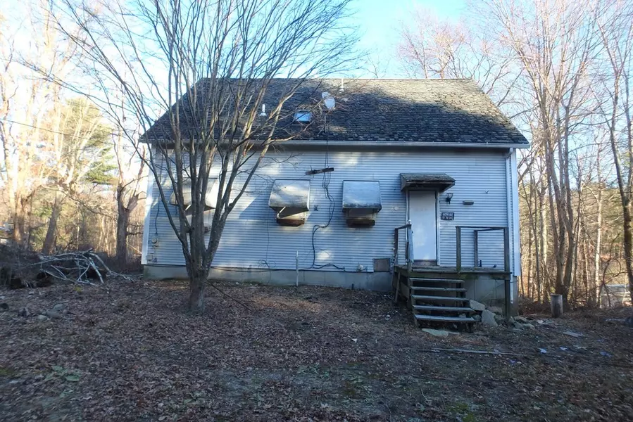 5 Shippee Schoolhouse Rd, Foster, RI 02825