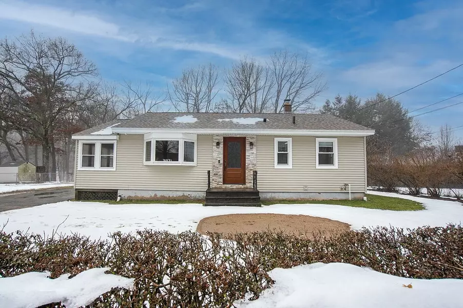 3 Gargon Ter, Southwick, MA 01077