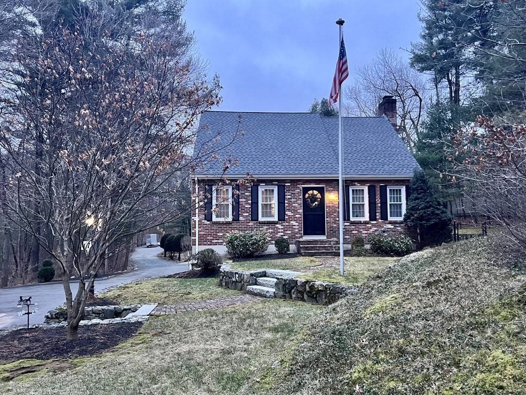 Middleton, MA 01949,17 School St