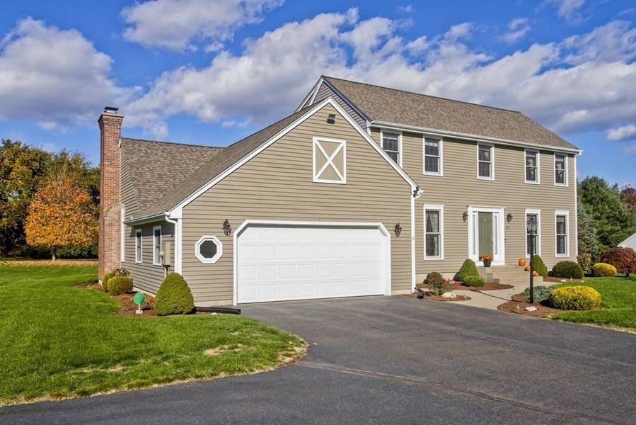 14 Cedar Ridge, South Hadley, MA 01075