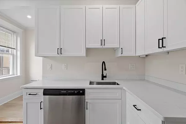 Brookline, MA 02446,457 Washington St #3