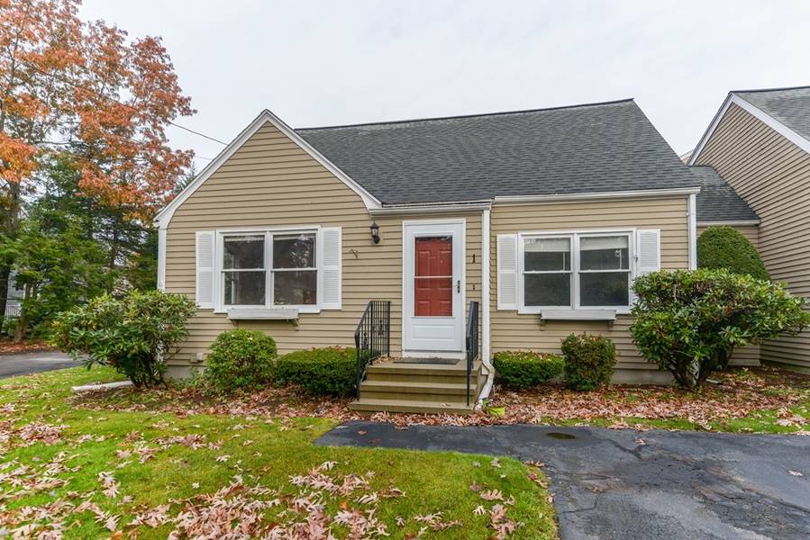 88 Cocasset St #1, Foxboro, MA 02035