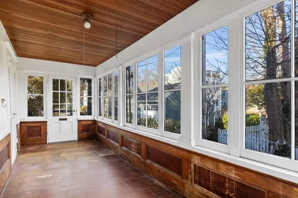 Marblehead, MA 01945,5 Harding Ln