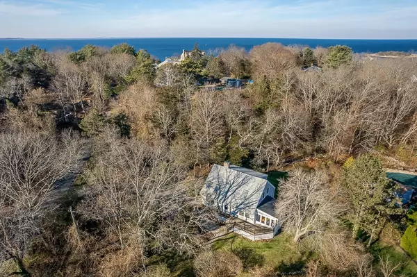 11 Rockholm Rd, Gloucester, MA 01930