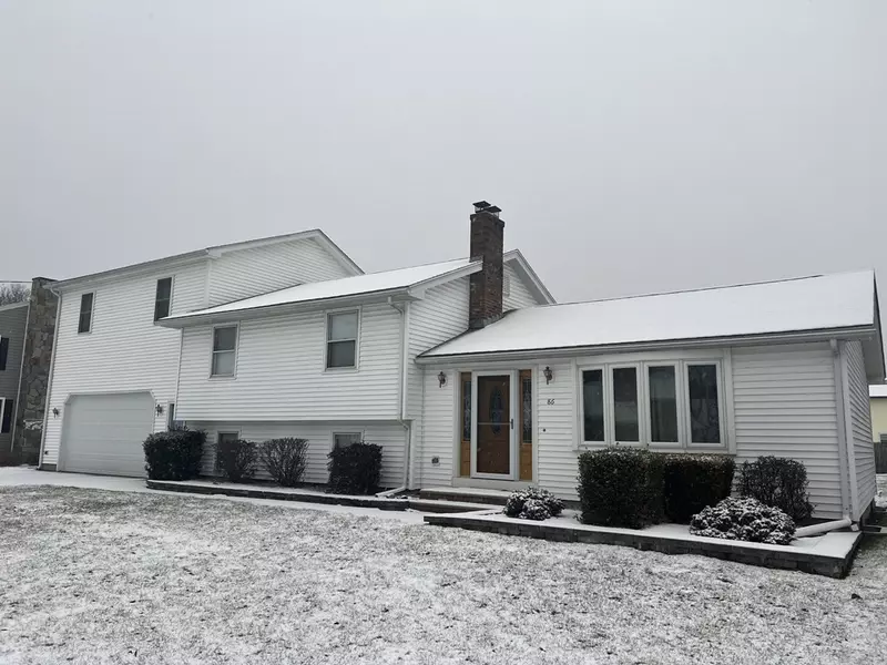 86 Lapa Farm Road, Chicopee, MA 01013