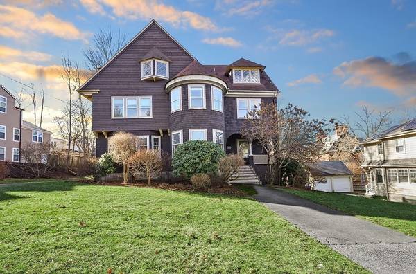 55 Hillside Ave, Newton, MA 02465