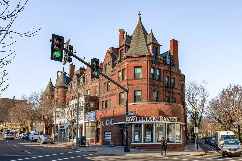 Brookline, MA 02446,1394 Beacon Street