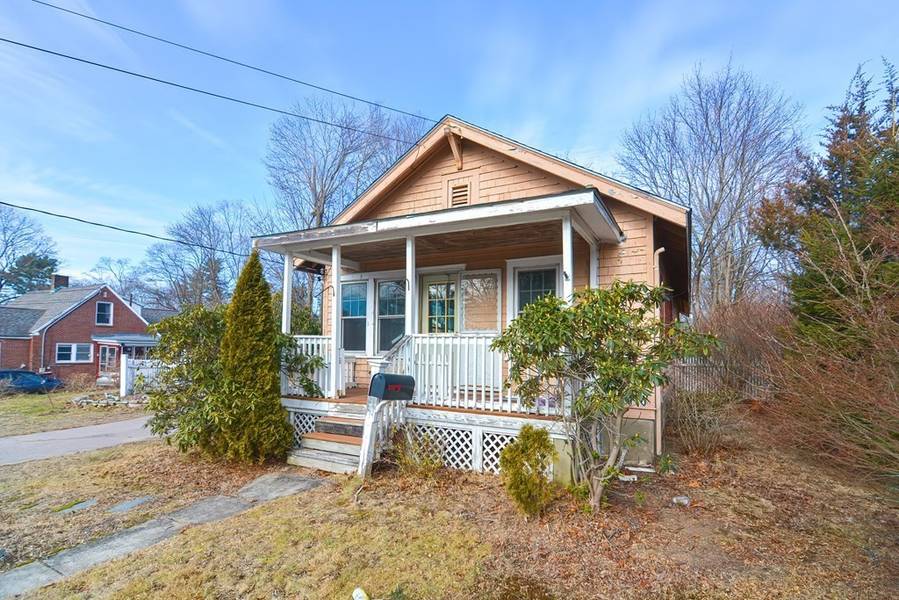 29 Union St, Millis, MA 02054