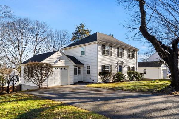 38 Fox Rd, Wakefield, MA 01880