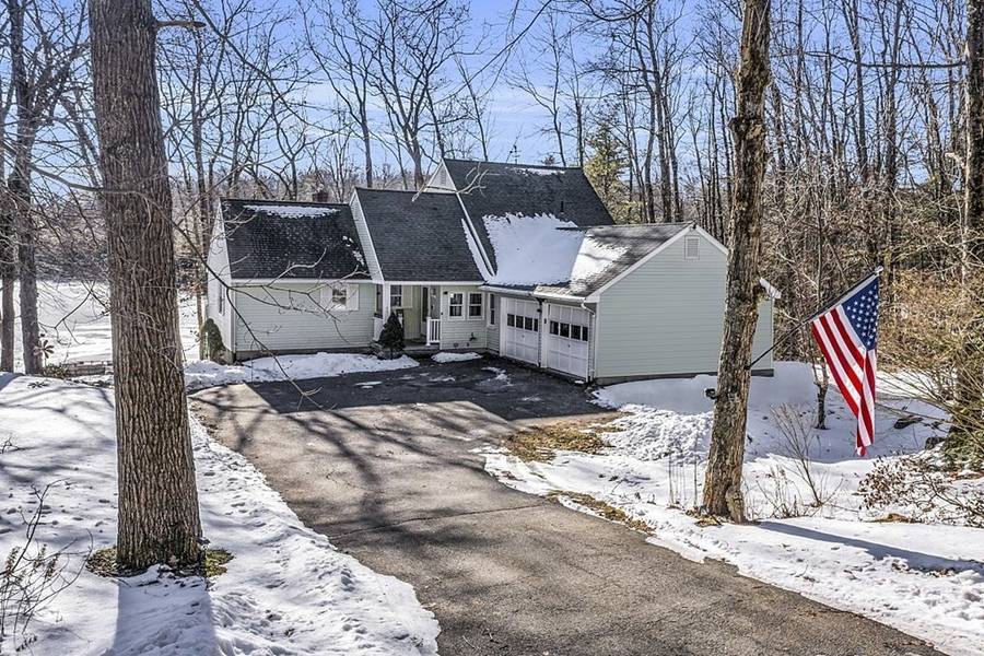 105 Secret Lake Rd, Phillipston, MA 01331