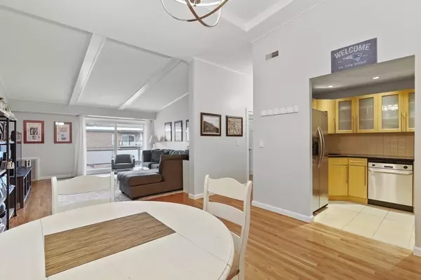 Boston, MA 02467,55 Broadlawn Park #16B