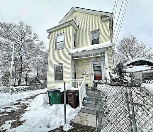 33 England St, Lowell, MA 01852