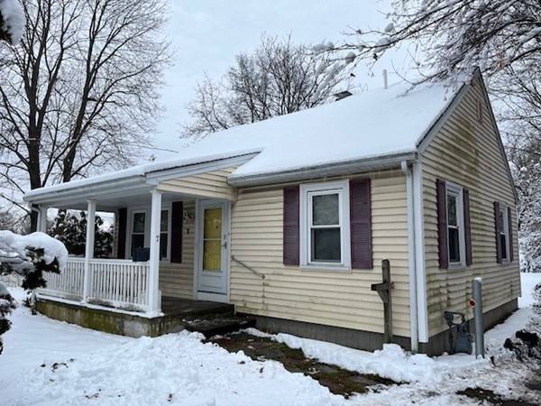 7 Dilla St, Milford, MA 01757