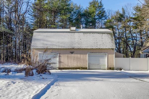 Hubbardston, MA 01452,28 Abenaki Street