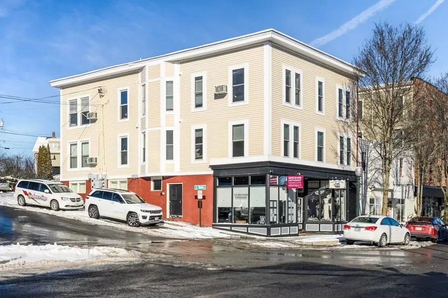 83 Main St #3, Amesbury, MA 01913