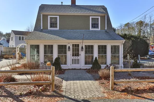 41 Parkwood Rd, Yarmouth, MA 02664