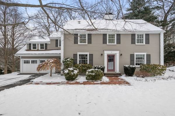 8 Lincoln Cir, Wellesley, MA 02481